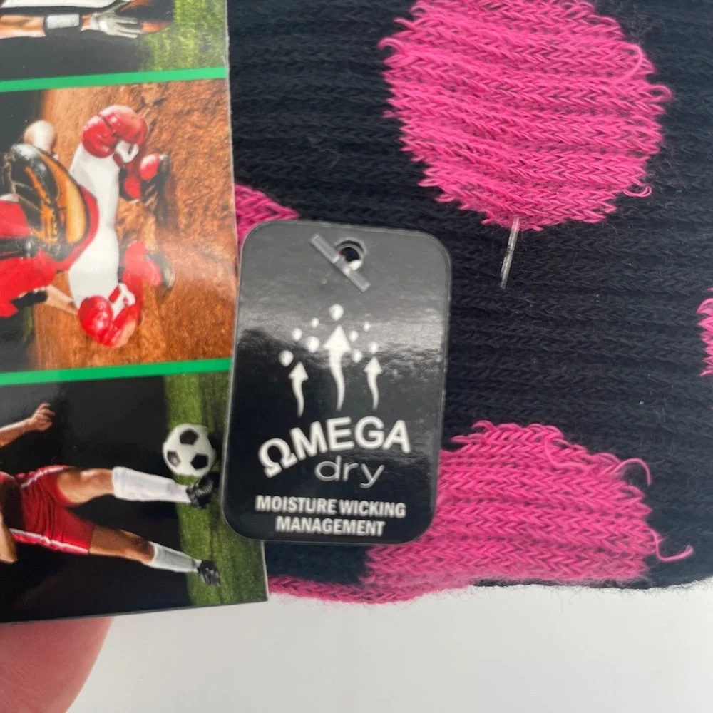 NWT 4 pairs‎ Omega Sports Black Pink Polka Dot Moisture Wicking Socks Medium